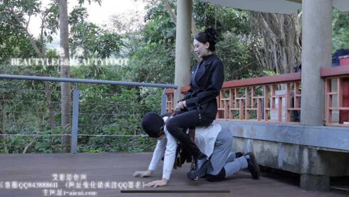 【爱秀套图】户外公园露出骑马奴 路人经过时恋足 GD025 YC-241225-3