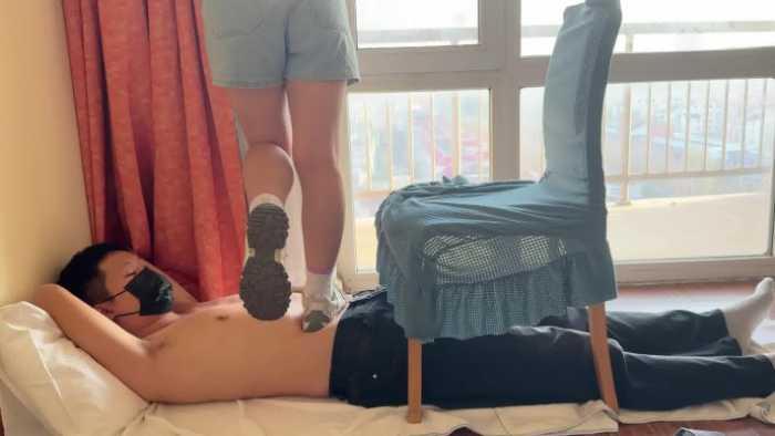【爱秀套图】【素人老师】素人小琴老师的运动鞋跳踩 YC-241225-2