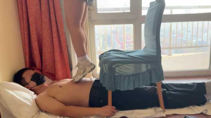 【爱秀套图】【素人老师】素人小琴老师的运动鞋跳踩 YC-241225-2