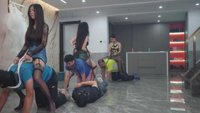 【爱秀套图】麋鹿银儿 集团骑马大专场 高能花样骑马奴隶庄园 浓痰爆踹工具狗 YC-241227