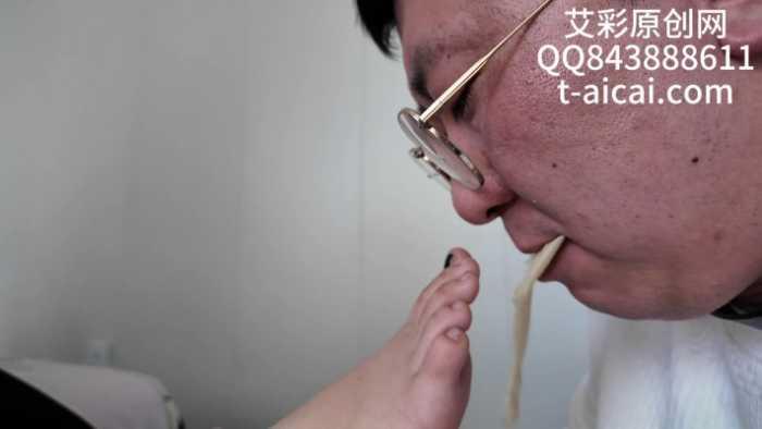 【爱秀套图】『chnnsct1818』践踏贱狗一周食物并暴揍它 YC-250105-4