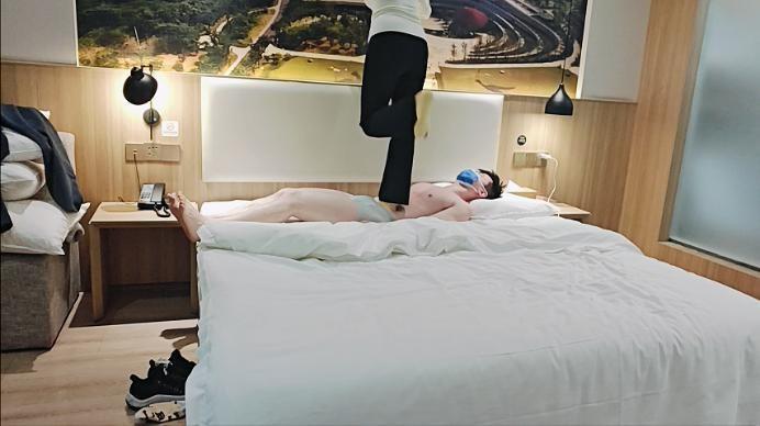 【网盘】【啦啦啦】新开发的学生s爬山后超暴力跳踩 ACYC-4127