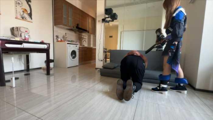 【网盘】【小鲨鱼殿下】银狼cos全体重踩踏踩裆骑马鞭打 YC-250111-3