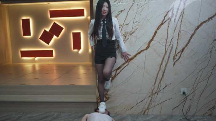【爱秀套图】超级绿茶踹人头，冰火两重天全场大力踹狗脸又全场哄骗诱惑 YC-250111-5