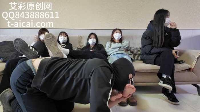 【爱秀套图】『chnnsct1818』群体鞭打戏耍贱狗 YC-250109