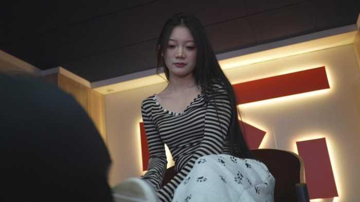 【爱秀套图】最美素人小美女首次含笑虐狗 暴力西安小野传授凶残虐狗 YC-250126-3