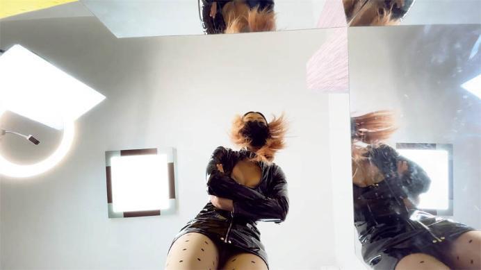 【爱秀套图】LCT107b愤怒晓G粗口辱骂丝袜脚跺杀下贱女M小三 POV女女羞辱 ACYC-1551