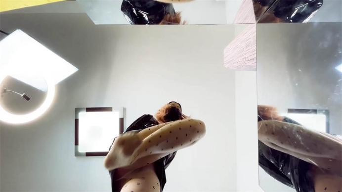 【爱秀套图】LCT107b愤怒晓G粗口辱骂丝袜脚跺杀下贱女M小三 POV女女羞辱 ACYC-1551