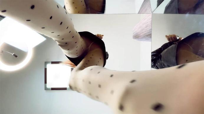 【爱秀套图】LCT107b愤怒晓G粗口辱骂丝袜脚跺杀下贱女M小三 POV女女羞辱 ACYC-1551