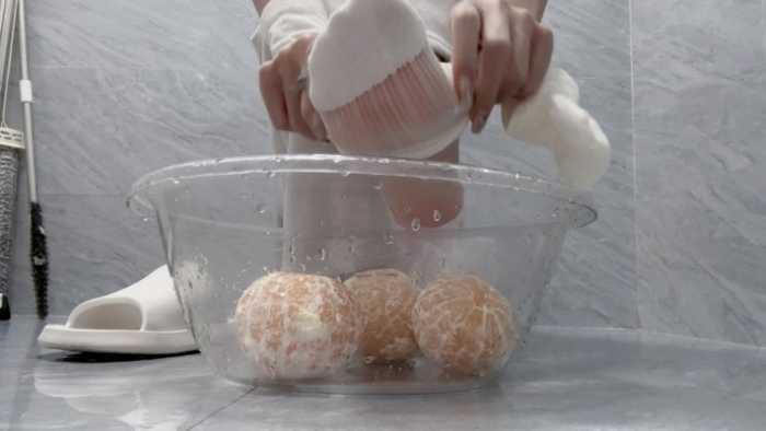 【网盘】【莓子】白袜加光脚榨橙汁，袜子泡橙汁打包 YC-250126-2