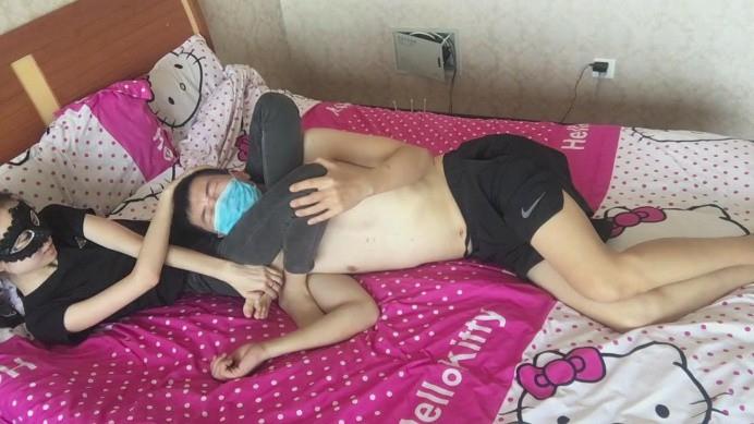 【爱秀套图】美腿窒息~新学的腿法呢 sm70