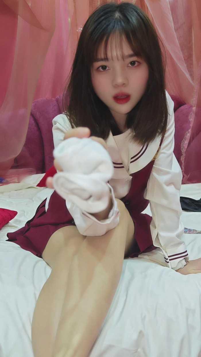 【爱秀套图】娇娇AJ羞辱恋足舔脚专场