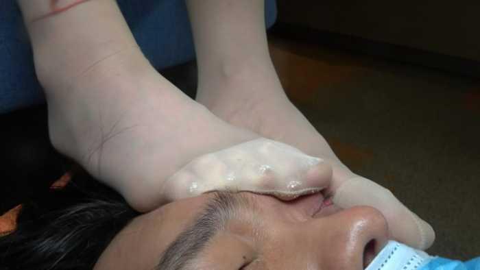 【爱秀套图】【领主老大】丝袜脚残忍虐待眼睛 YC-250207-3