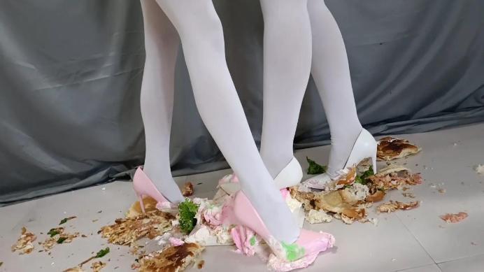【网盘】丽人馆。双S踩踏生日蛋糕，两双高跟鞋上粘满了恶心的奶油，应该怎么清理呢YC-250212-3