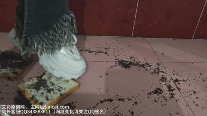【爱秀套图】【桃子姐姐】复工第一踩~ YC-250212