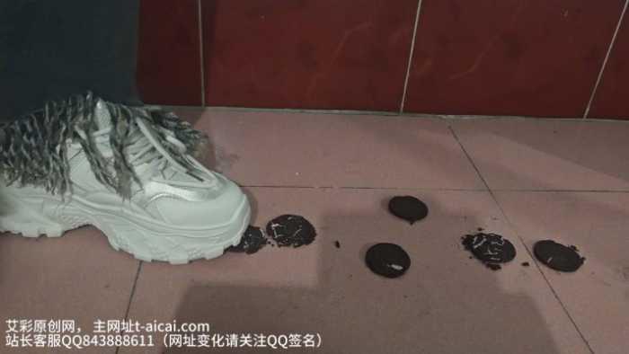 【爱秀套图】【桃子姐姐】复工第一踩~ YC-250212
