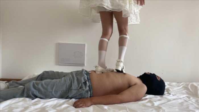 【爱秀套图】【小鲨鱼殿下】lolita公主裙全体重踩踏踩档 YC-250214-2