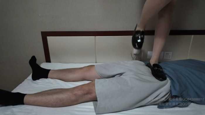 【爱秀套图】柒柒的跳踩与蹂躏下体 YC-250215-2
