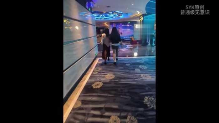 【爱秀套图】B799 – 无意识2个小姐姐长袜JK皮鞋踩手 bf50604