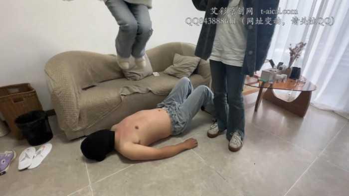 【爱秀套图】【小鲨鱼殿下】三人玩弄偷偷闻鞋子的家政 YC-250225-4