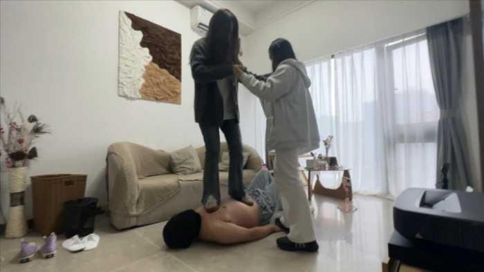 【爱秀套图】【小鲨鱼殿下】三人玩弄偷偷闻鞋子的家政 YC-250225-4