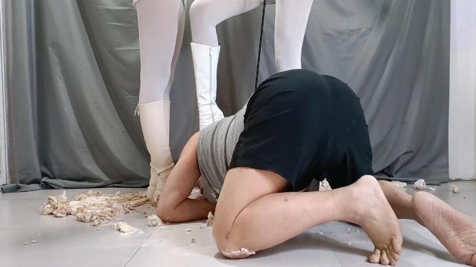 【爱秀套图】丽人馆。雅伟,双S喂食踩烂生日蛋糕，白靴上粘满恶心的奶油，叫下贱狗M吃下YC-250228-7