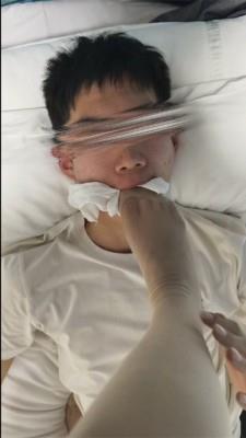 【爱秀套图】悦悦殿下对小狗的微调 ACYC-4337