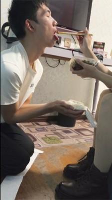 【爱秀套图】悦悦殿下对小狗的微调 ACYC-4337