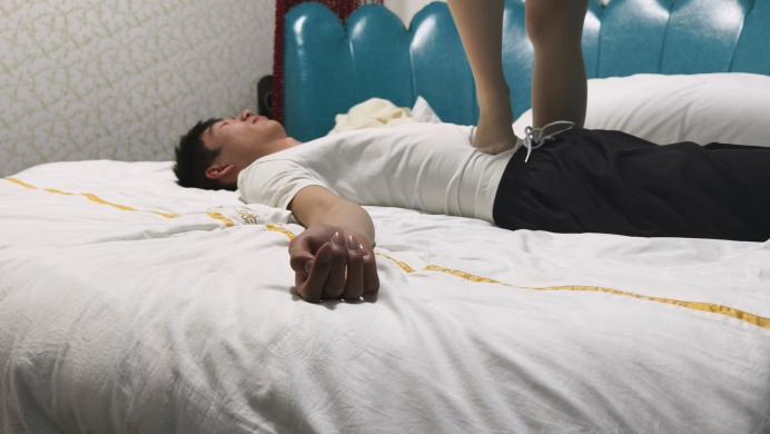 【爱秀套图】悦悦殿下对小狗的微调 ACYC-4337