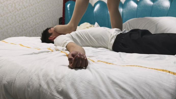 【爱秀套图】悦悦殿下对小狗的微调 ACYC-4337