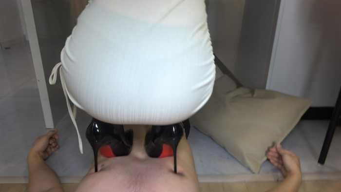 【爱秀套图】【周一S】学生S高跟踩踏猥琐物理老师乳头 YC-250309-4