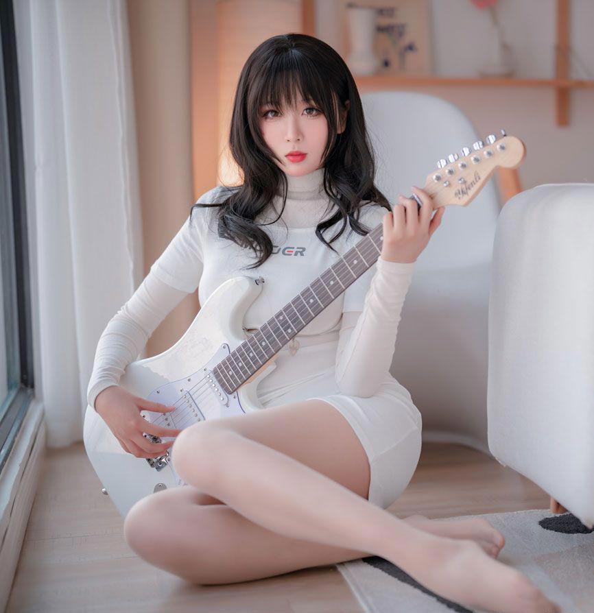 轩萧学姐 吉他妹妹肉丝套
