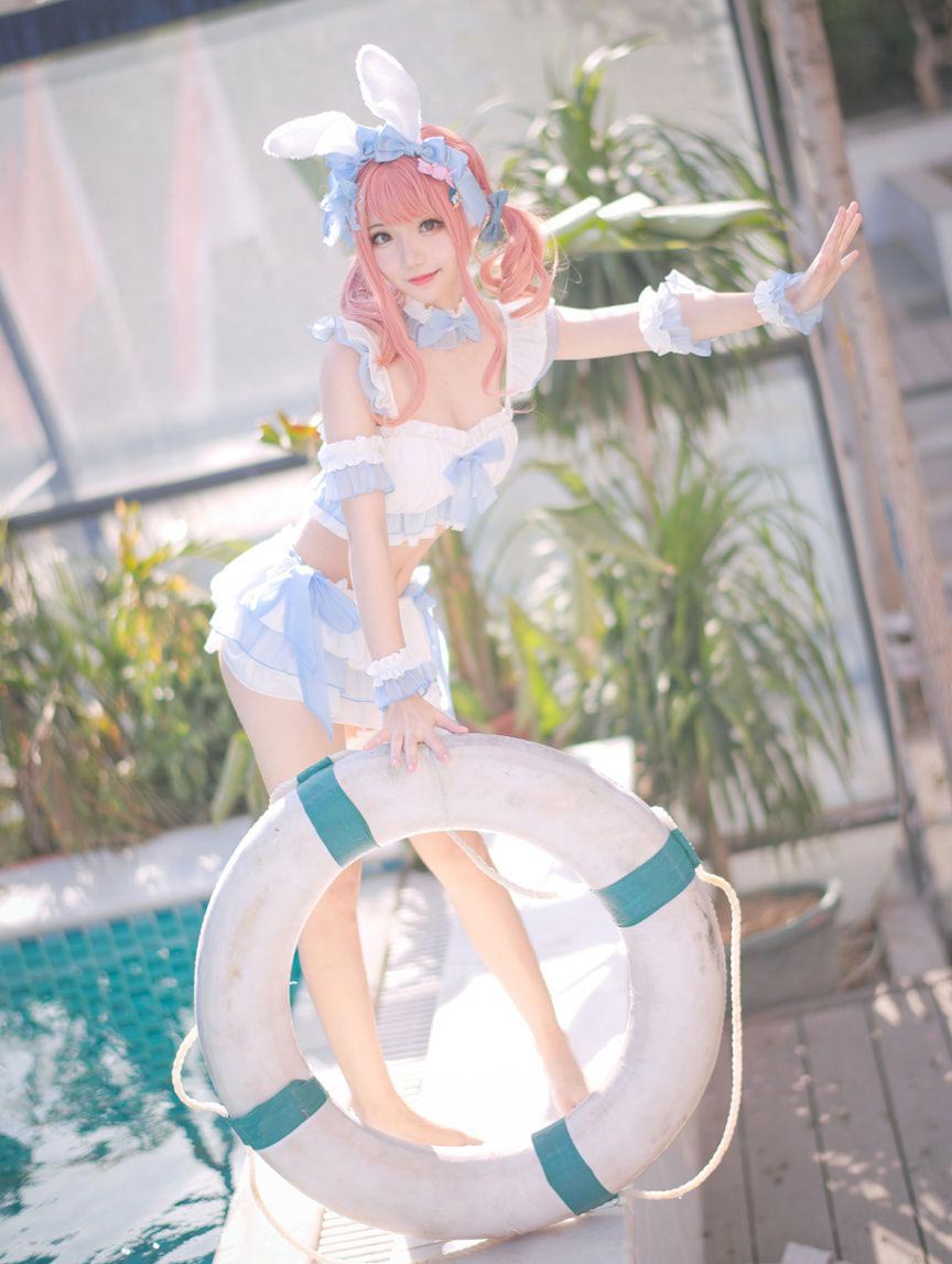 【网盘】花柒Hana 夏日甜芯泳装_爱秀套图