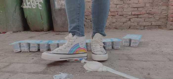 【网盘】【小薰】狗粮制作系列之户外爆踩酸奶 YC-250511-7