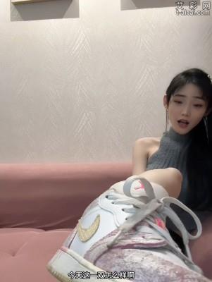 【网盘】腹黑莫瑶女神女巨人缩小前男友踩死 moyao003