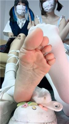 【网盘】【黑心小魔女】上贡死妈乳母250227-4