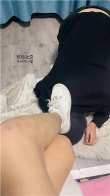 沐沐大大运动后原味小白鞋白袜虐杀 JS250113-9