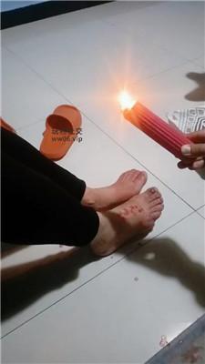 【网盘】【伪娘和人妻】强制滴蜡喂圣水JS250111-40