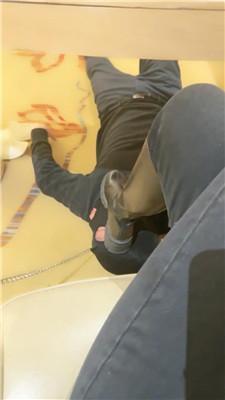 【网盘】【小妈】桌底无意识长靴踩虐JS250111-43