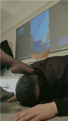 【网盘】【甜沁】桌底视角-长靴黑丝碾压踩【双视角版】bf49202