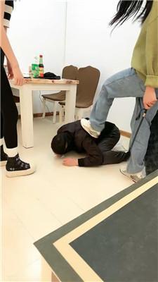 【网盘】【乔伊】双S-运动鞋暴力踢踹虐打/脚下喂食【三视角版】bf49221