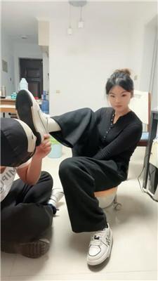 【网盘】【锅盖子】骑马耳光/强迫舔脏运动鞋bf49178