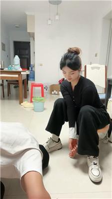 【网盘】【锅盖子】骑马耳光/强迫舔脏运动鞋bf49178