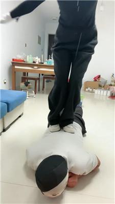 【网盘】【锅盖子】骑马耳光/强迫舔脏运动鞋bf49178