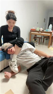 【网盘】【锅盖子】骑马耳光/强迫舔脏运动鞋bf49178