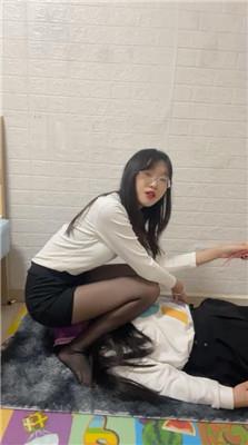 【网盘】【鹿S】内裤套头虐小三母狗bf51379