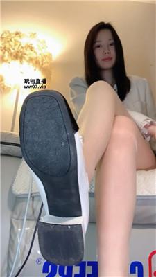 清酒女主挑鞋寸止戏耍    250313-19