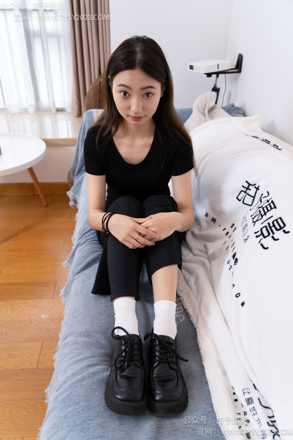 资讯|甜予摄影 &#8211; NO.054期 《雪梨》 皮鞋，白棉袜，肉丝[脚尖加固款]