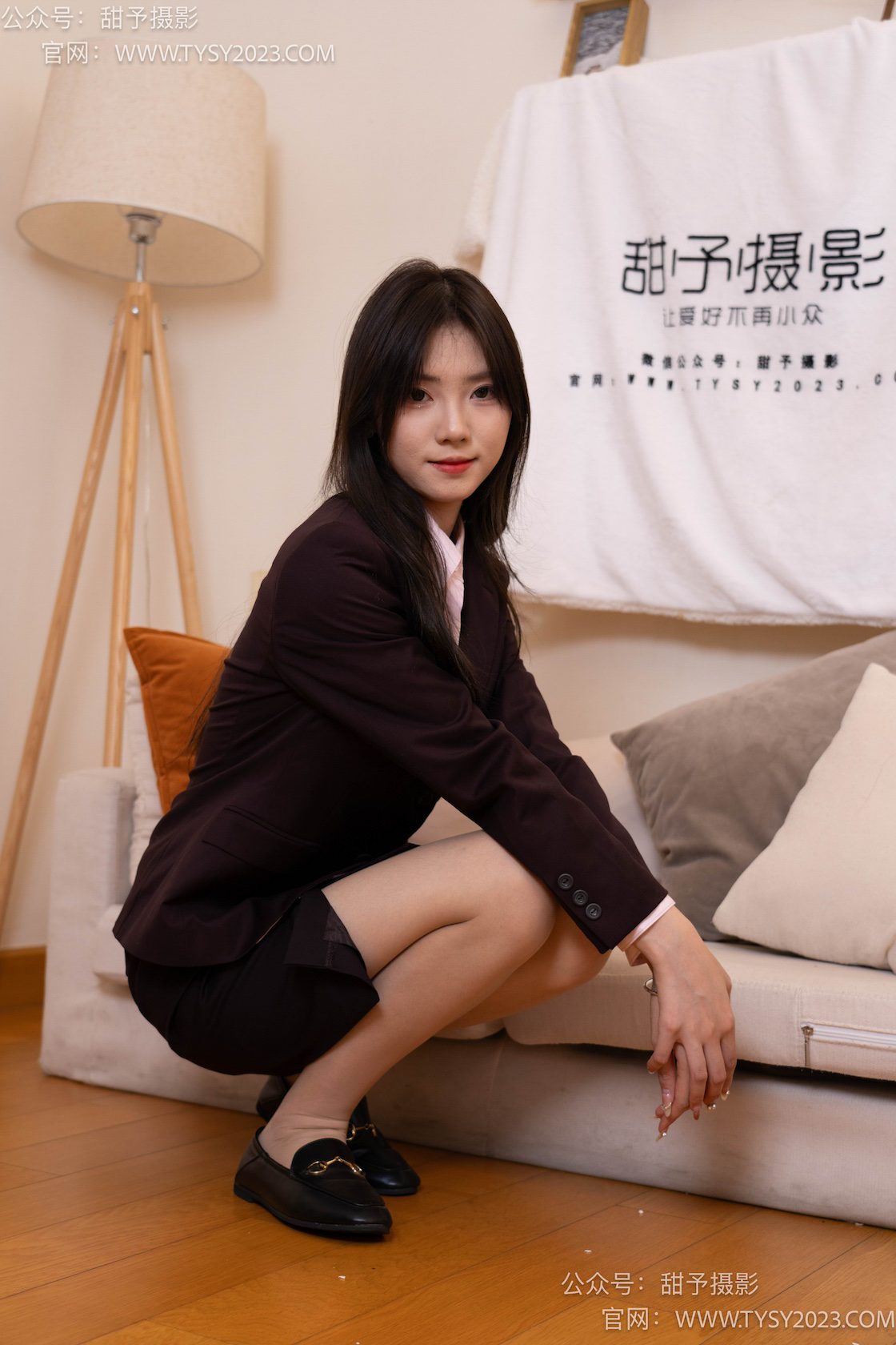 资讯|甜予摄影 &#8211; NO.033期 《璇璇》 银行制服，皮鞋，肉丝[脚尖加固款]