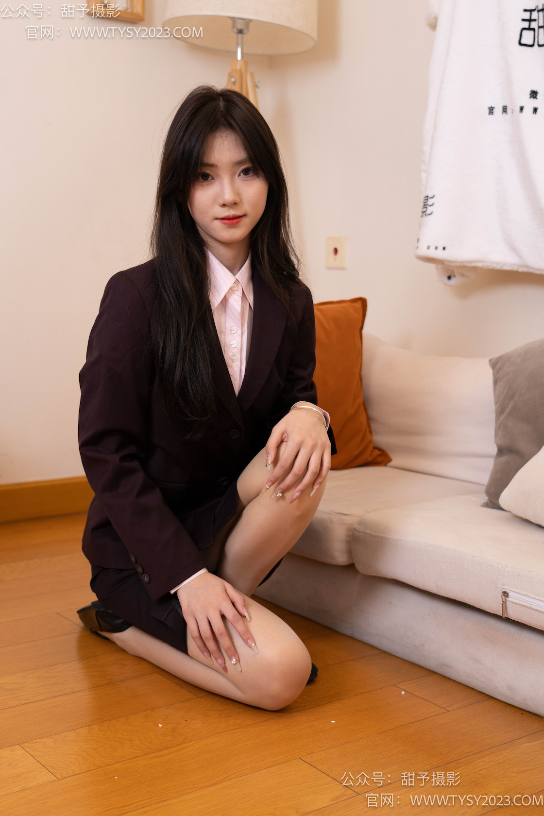 资讯|甜予摄影 &#8211; NO.033期 《璇璇》 银行制服，皮鞋，肉丝[脚尖加固款]